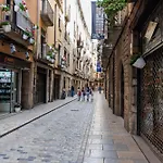 Апартаменты Bravissimo Ballesteries 34, Heart Of The Barri Vell Жирона