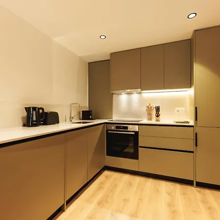 Bravissimo Ballesteries 34, Heart Of The Barri Vell