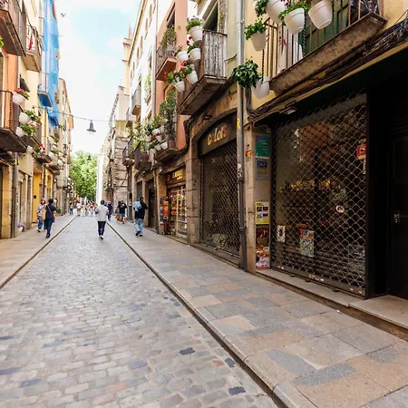 Bravissimo Ballesteries 34, Heart Of The Barri Vell Gerona