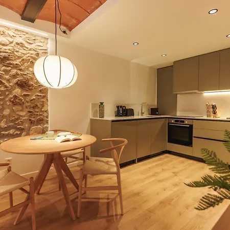 Bravissimo Ballesteries 34, Heart Of The Barri Vell * Жирона