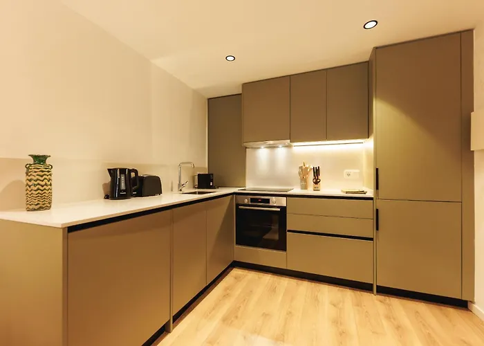 Bravissimo Ballesteries 34, Heart Of The Barri Vell