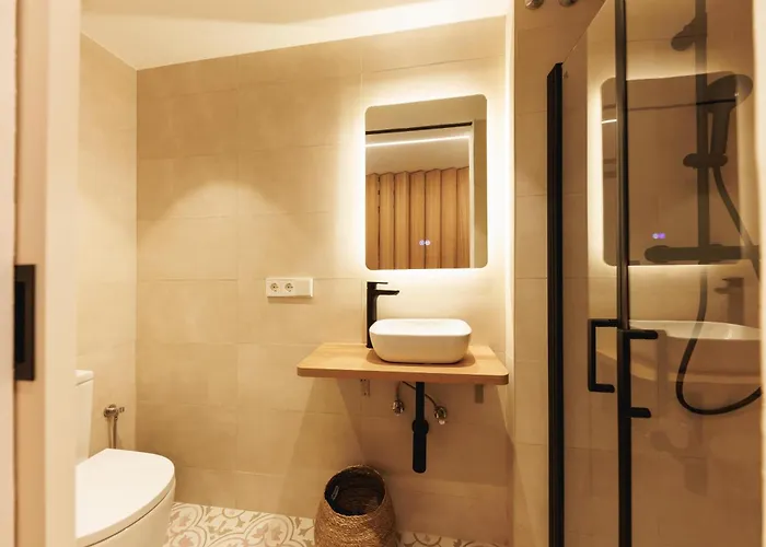 Bravissimo Ballesteries 34, Heart Of The Barri Vell